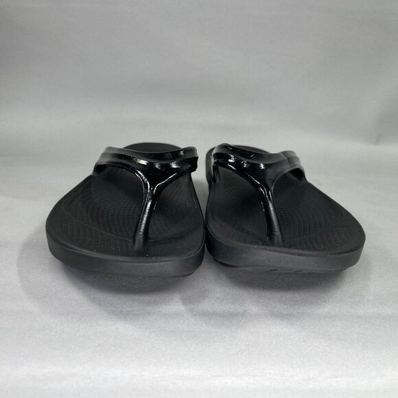 Oofos OOlala Sandals Women's Size 8 Black Recovery Running Toe Post Flip Flops - Picture 2 of 9
